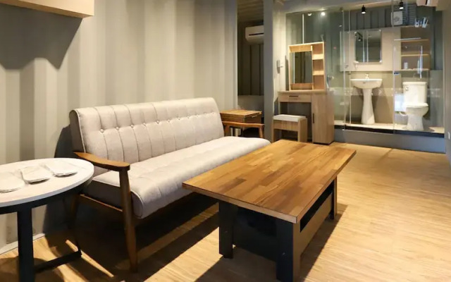 Dash Forwaves Hotel