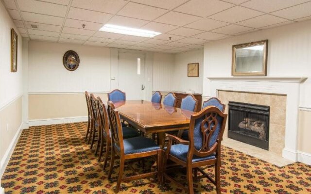 Fort Harrison State Park Inn