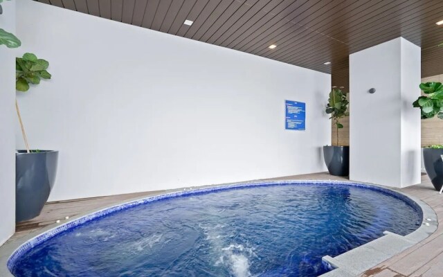 Deluxe2 Paradigm Mall