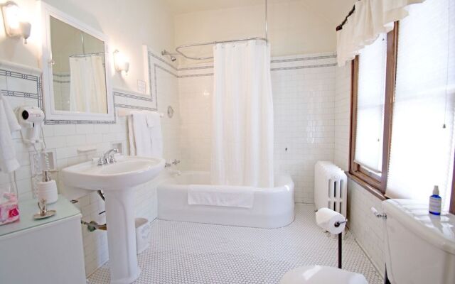 Greystone Manor Bed & Breakfast