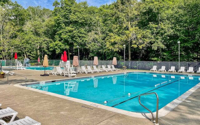 Grill & Games: Family Home in East Stroudsburg!