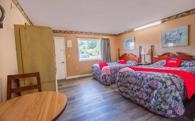 OYO Hotel Calhoun, GA I-75