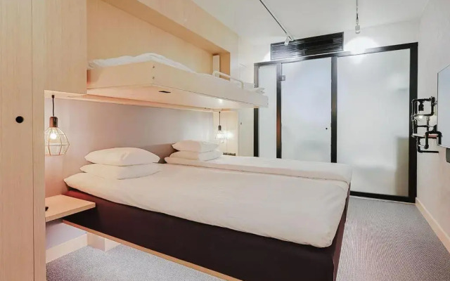 Hotel With Urban Deli