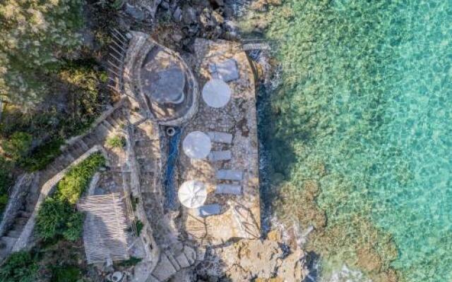 Paradisso Luxury Beach Villas
