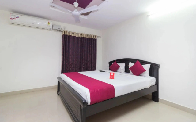 OYO 4183 Apartment Queens Court