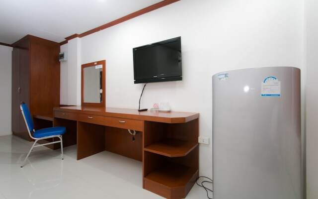 ZEN Rooms Patong Nanai 8