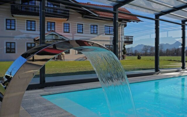 Spacious 4 Person Holiday Home near Chiemsee