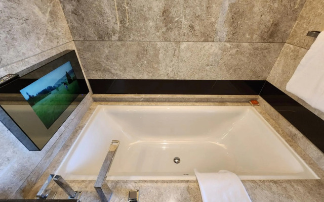 Crowne Plaza Hong Kong Kowloon East by IHG
