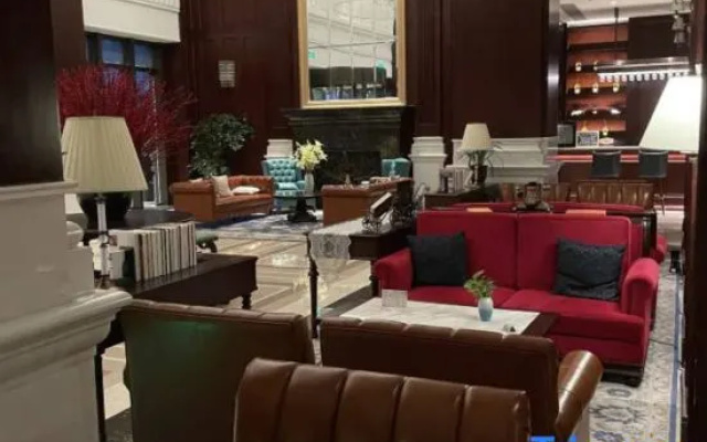 Slender West Lake Zhongji Executive Apartments