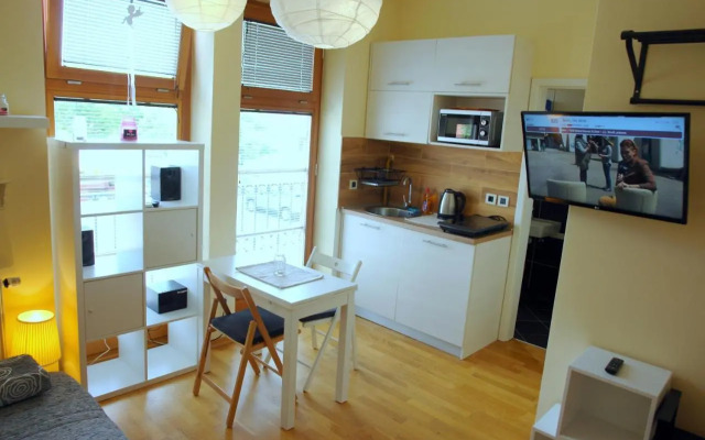 Mini Studio
