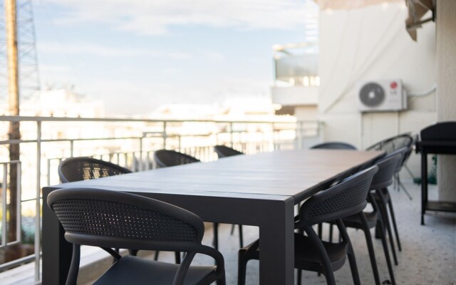 Deluxe 4 Bedrooms Apartment in Athens Center