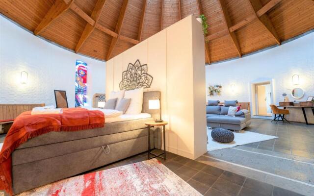 dreamcation - Wohnen in KIRCHE, 3D-Tour, Terrasse, BBQ, Küche, Kamin, 180qm