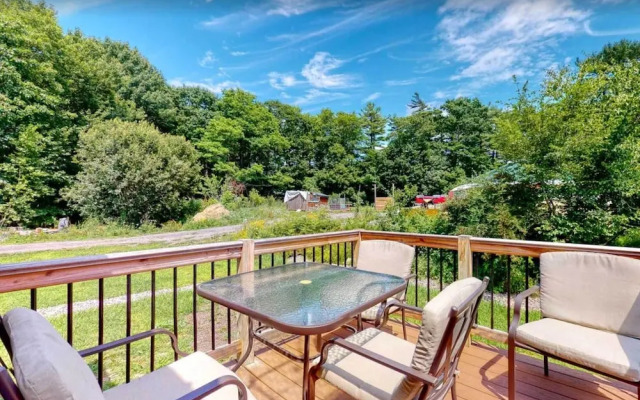 Charming Jacuzzi-suite - Walk to Parson's Beach!