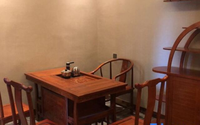 PengChengLijing Hotel (Zhuhai Gongbei Port Qinglv South Road)