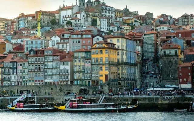 Modern 2-bedroom Apartment in Porto