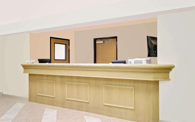 Super 8 by Wyndham Battle Mountain