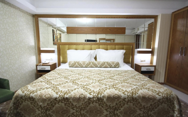 Grand Corner  - Boutique Class