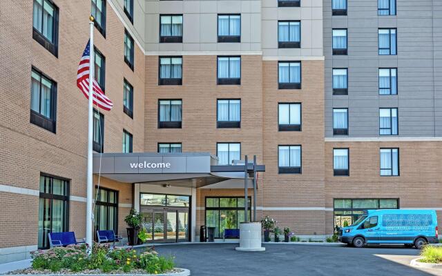 Hampton Inn & Suites Boston/Waltham