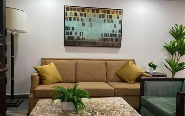 GRAN UBICACIÓN, en la zona de SANTA FE, KING BED