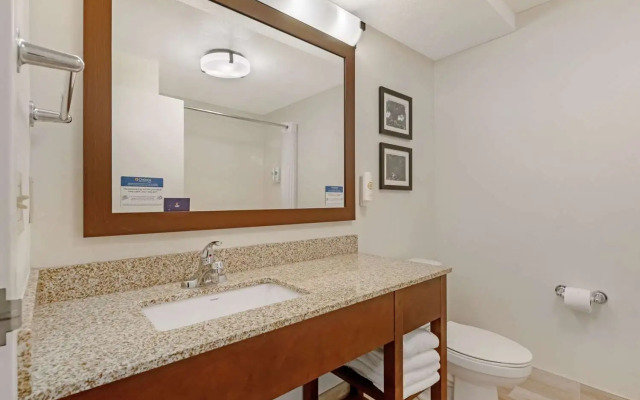 Comfort Suites Downtown