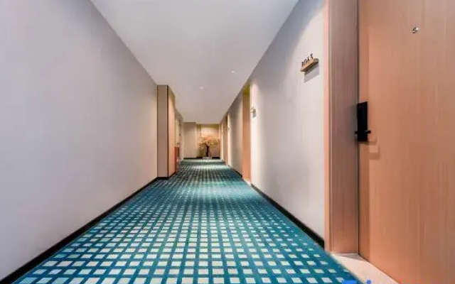 Lano Huajing Hotel