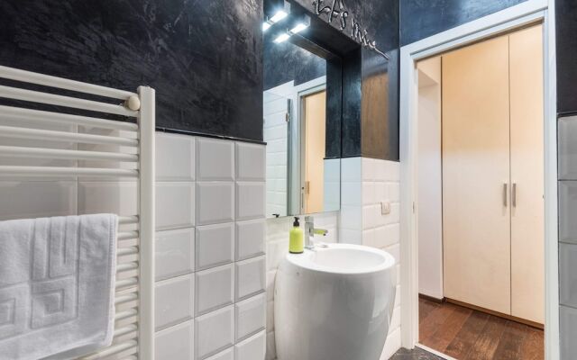 Art Gallery Apartment in Florence