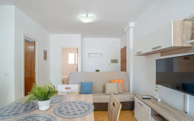 Apartment in Empuriabrava Near Sandy Beach