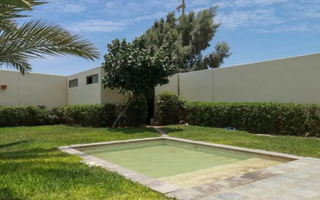 w Modern 4BR Villa With Private Pool in Paracas