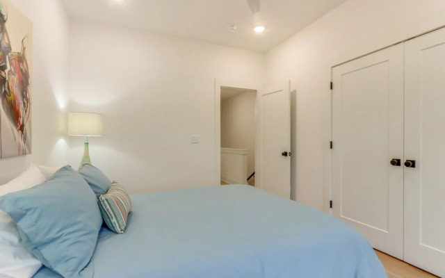 Near Downtown: Luxury Townhome in Bentonville!