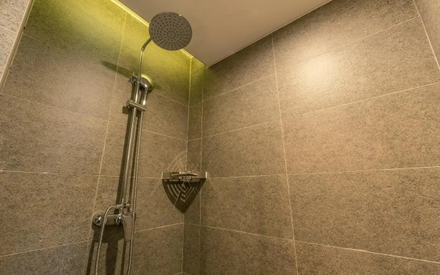 Jiuzhaigou Hotel - Chengdu