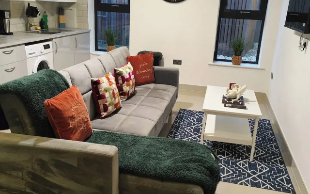 Leeds 3 Bed En-suites Apartment Retreat- Sleeps 9