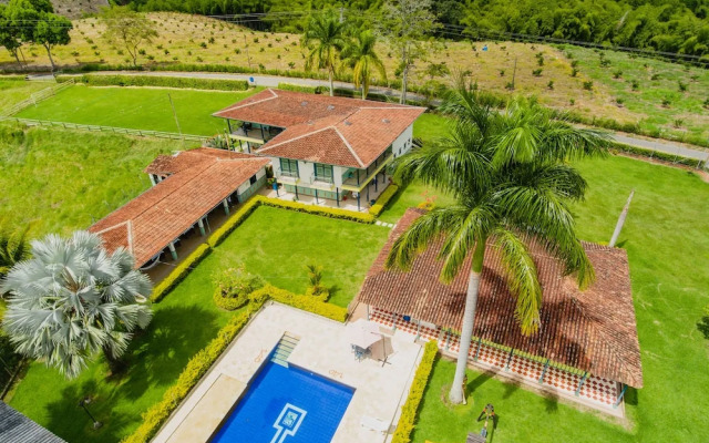 Finca Hotel Araucaria Del Rio