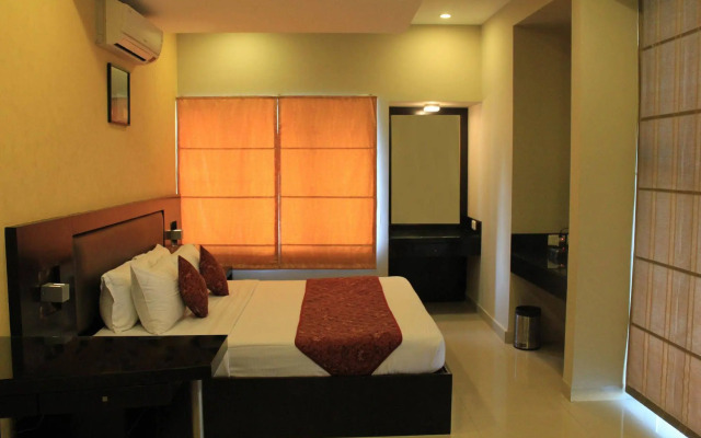 FabHotel Santhome Inn
