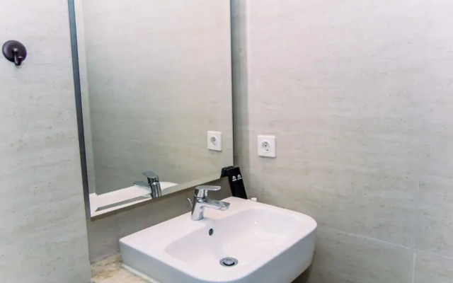 Fancy And Nice Studio Apartment At Gold Coast