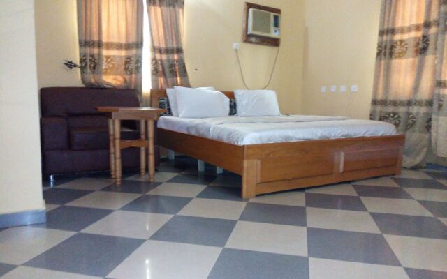 Richanthonio Suites