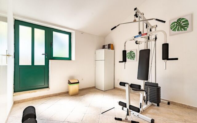Amazing Home in Kneze With Wifi and 4 Bedrooms