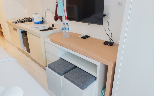 Cozy Living And Tidy Studio Sky House Bsd Apartment