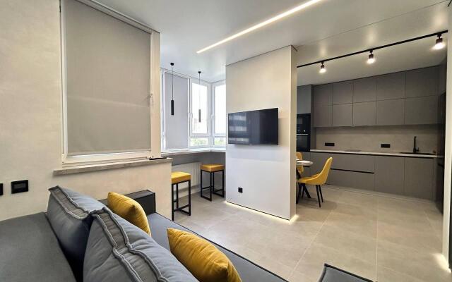 Smile Apartments (Смайл Апартментс) на улице Соколова 68/118c1