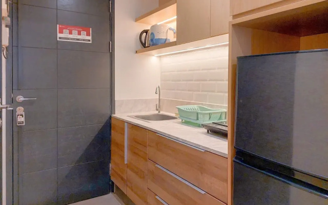 Cozy And Well Furnished Studio Collins Boulevard Apartment