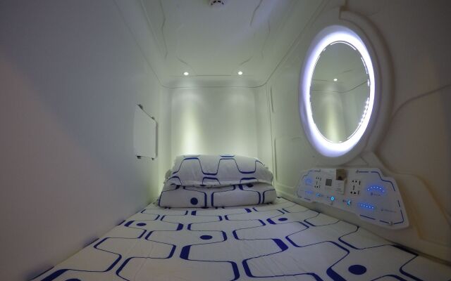 Capsule Town Hotel