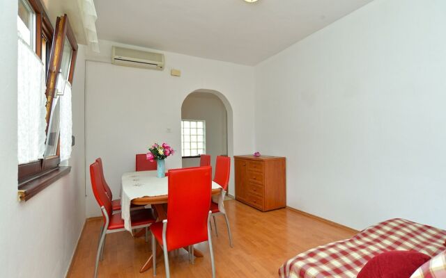 Apartment 623