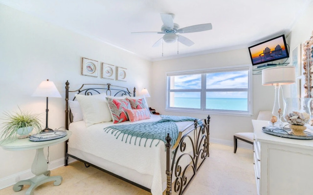 Regatta Beach Club N 913 by Vtrips