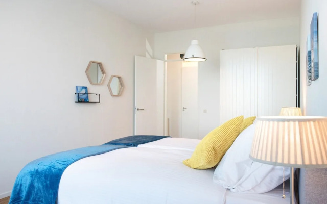 Appealing Apartment in Den Haag With Balcony, Terrace