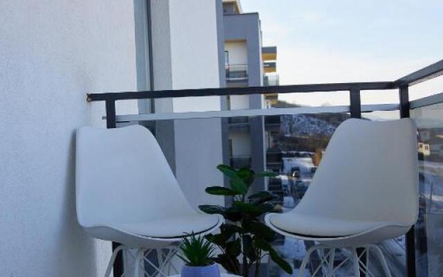 Cozy apartment w balcony&parking