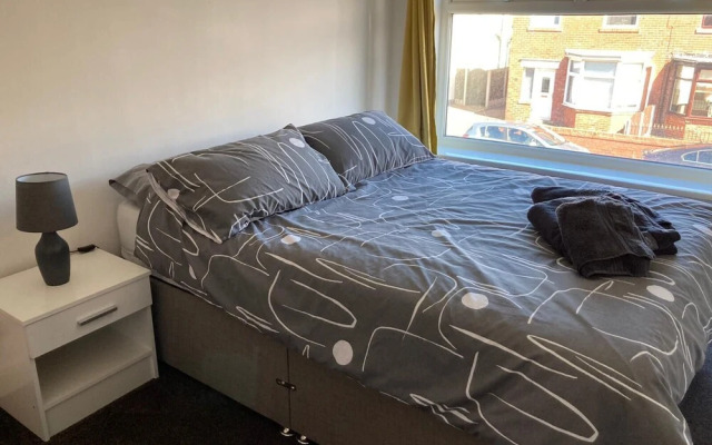 House - Sleeps 5 - Pet Friendly - Garden - Parking