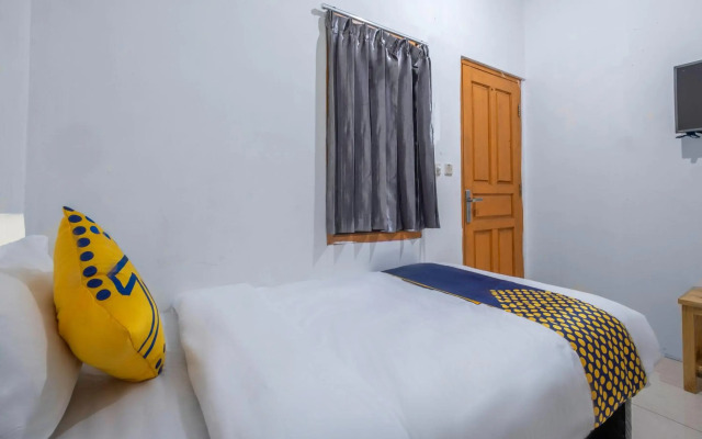 OYO Life 2412 Mandala Residence