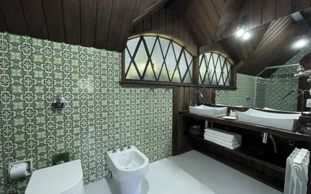 Alma Hotel