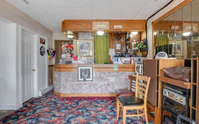 Falls Inn Near Casino Niagara By OYO