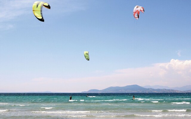 Mediterranean Apartment on the Gorgeous Peninsula of Giens