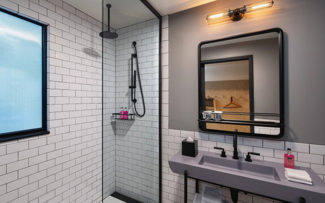 Moxy Minneapolis Downtown